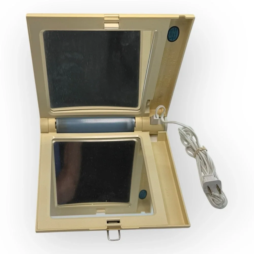 Clairol Take A Look Lighted Vanity Travel Mirror TM-1 1979 Make-Up Retro Vintage